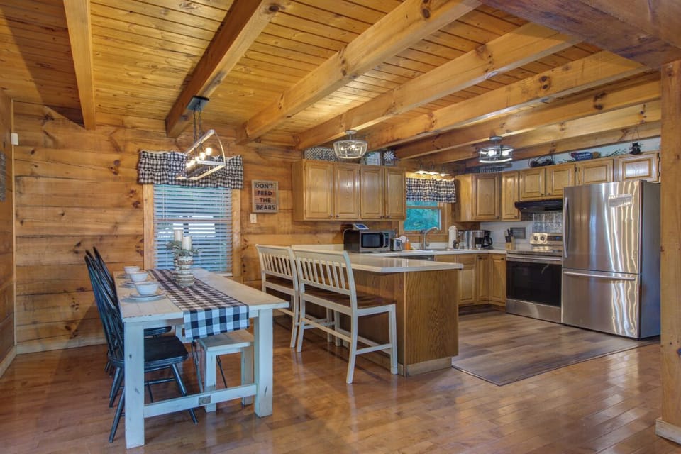 Bears on Beach Front's inviting dining area