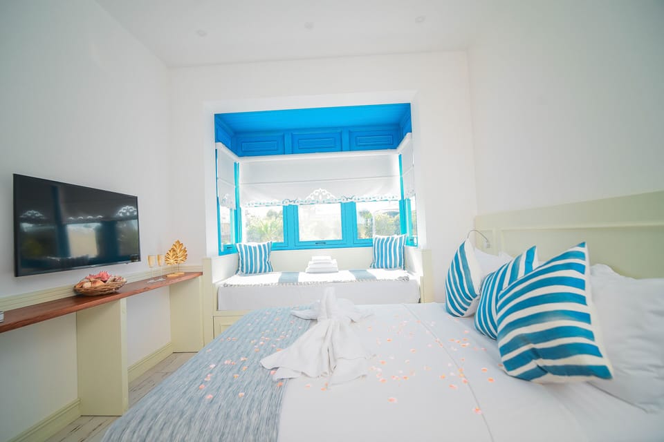 Traditional Double Room | Tempur-Pedic beds, minibar, in-room safe, laptop workspace