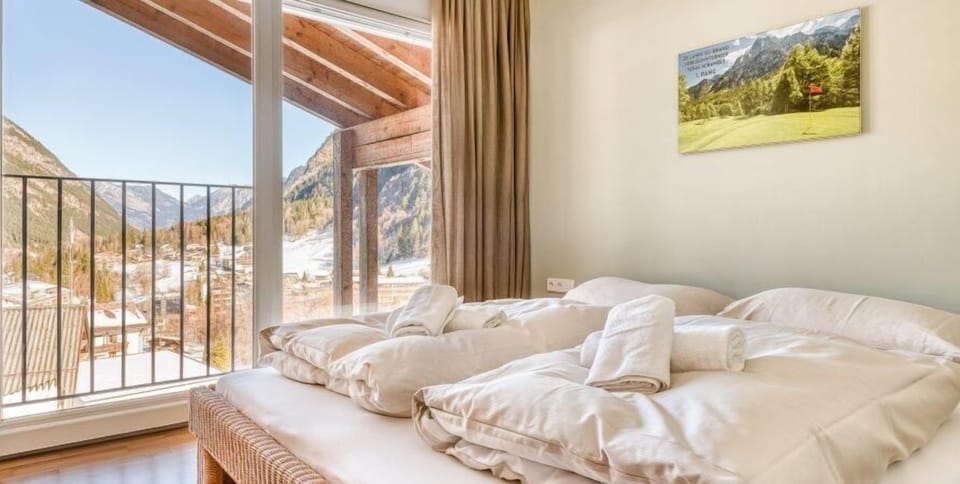 Family Apartment | 2 bedrooms, travel crib, free WiFi, bed sheets