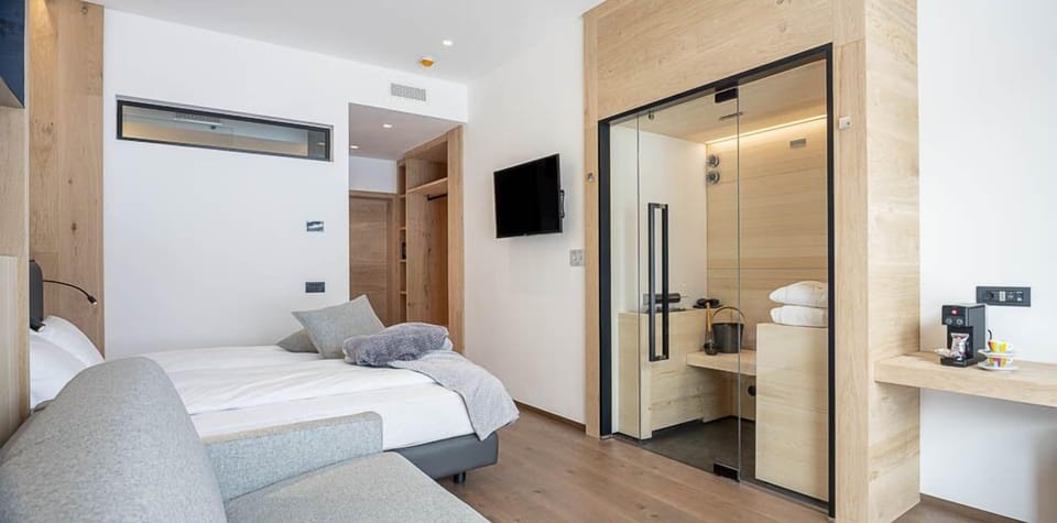 Exclusive Double or Twin Room, 1 Bedroom, Sauna, Mountain View | Premium bedding, down comforters, memory foam beds, minibar