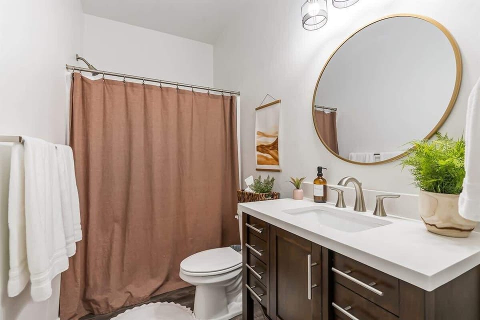 Main Bathroom