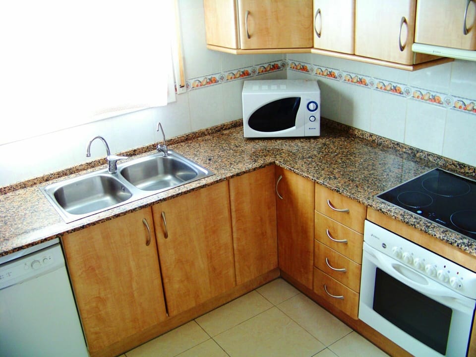 Tap, Kitchen Sink, Sink, Cabinetry, Furniture, Plumbing Fixture, Property, Countertop, White, Kitchen
