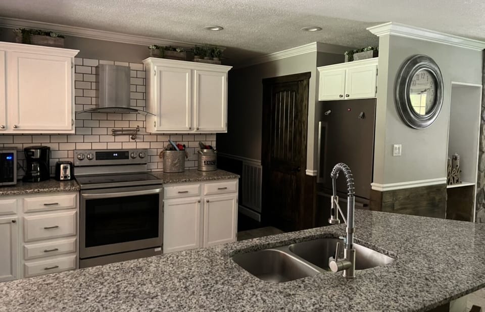 All new stainless appliances, Fridge, dishwasher, Oven with Air Fryer 