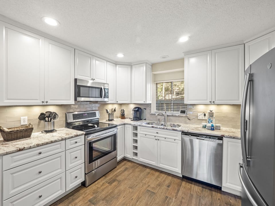 Full Kitchen