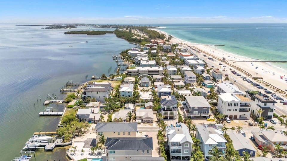 Condo, 2 Bedrooms | Aerial view