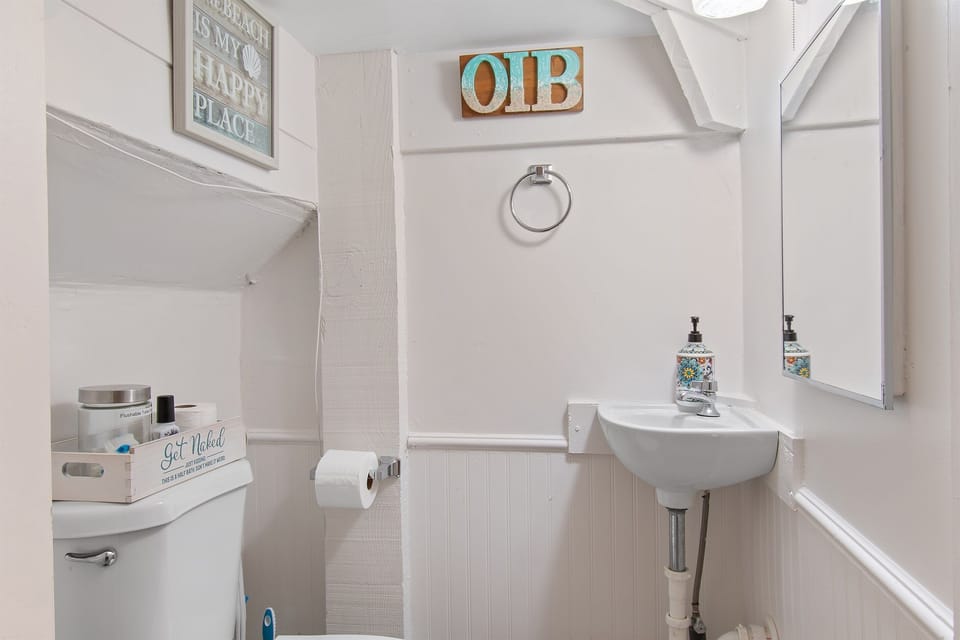 Half bath in downstairs bedroom