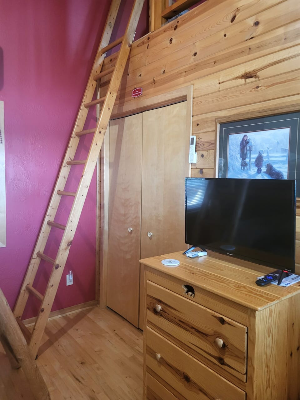 Ladder to the loft with 2 double beds, roku TV 