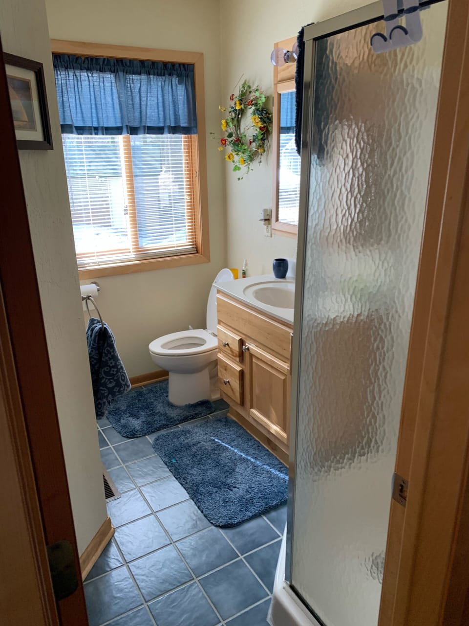 2nd bathroom