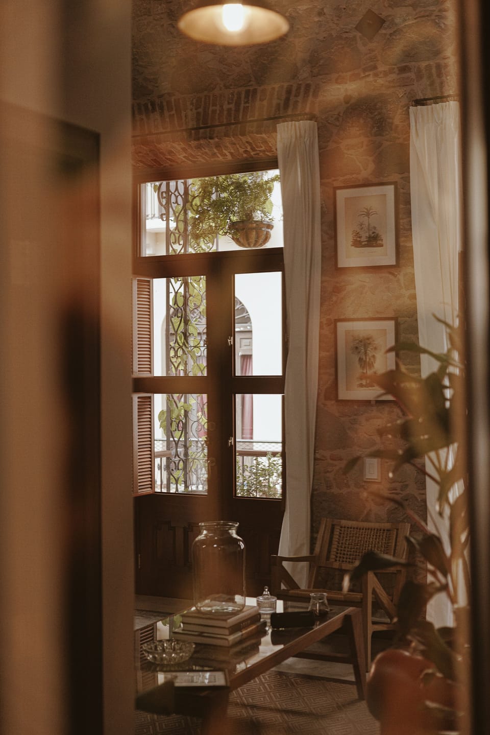 Luxury Studio Suite | Minibar, in-room safe, iron/ironing board (on request), WiFi (free)