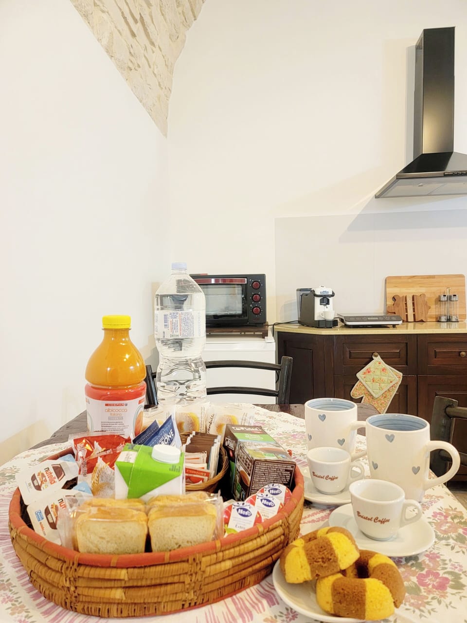House, 2 Bedrooms, Smoking, Patio | Dining