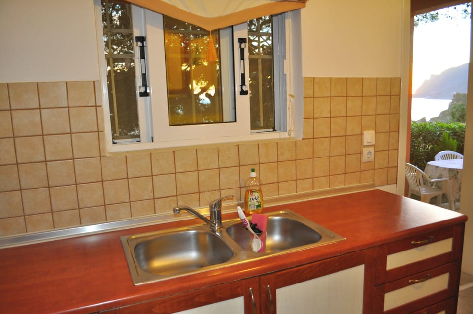Apartment, 2 Bedrooms, Smoking, Balcony | Interior