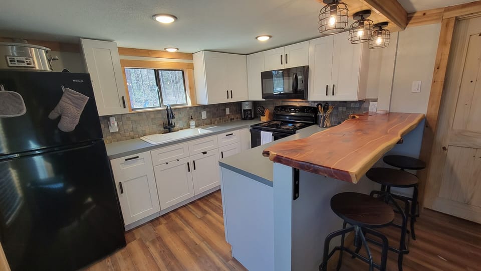 Fully stocked kitchen ready for your favorite recipes to be shared!