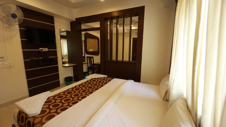 Egyptian cotton sheets, premium bedding, free WiFi, bed sheets