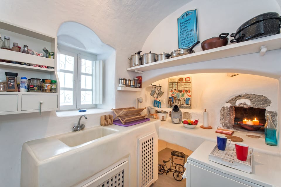 Villa | Private kitchen | Fridge, oven, stovetop, coffee/tea maker