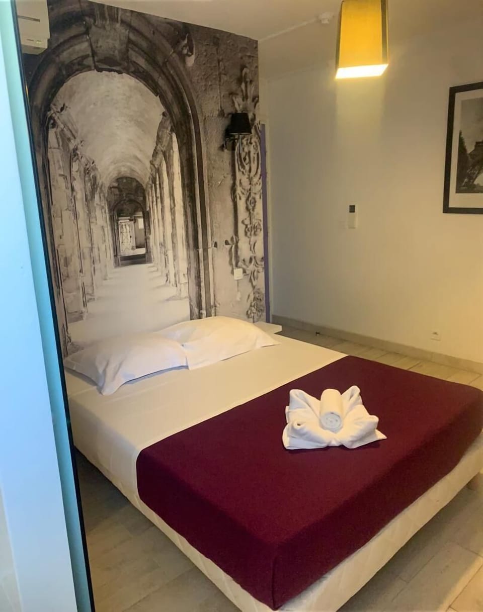 Classic Room | In-room safe, free WiFi, bed sheets