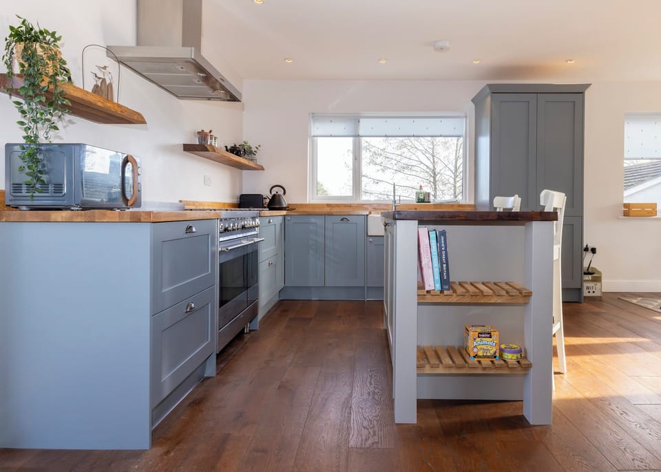 Fridge, microwave, dishwasher, electric kettle