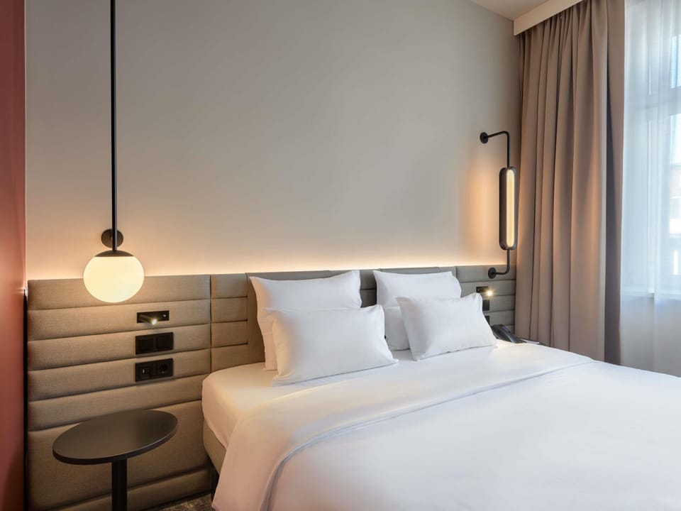 Hypo-allergenic bedding, minibar, in-room safe, laptop workspace
