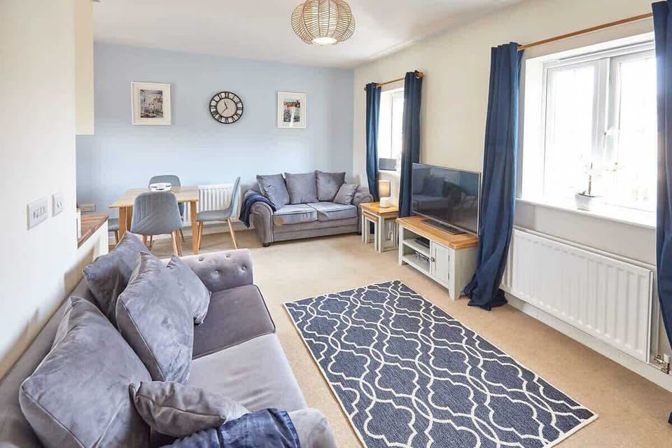 Coach House Retreat, Whitby - Host & Stay