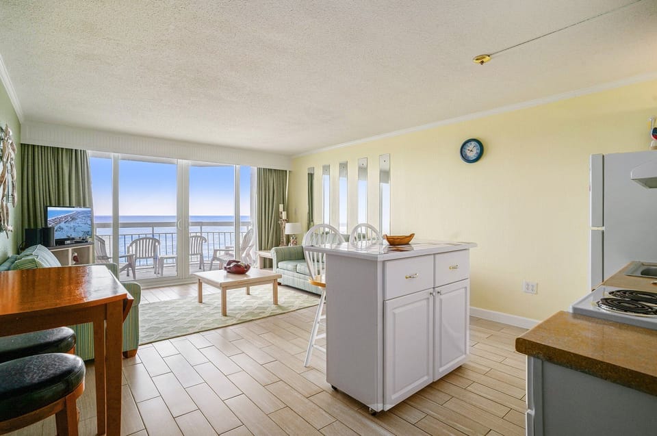 Condo, 1 Bedroom | Interior