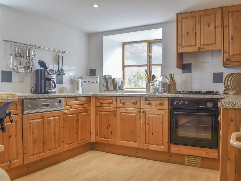 Kitchen area | Grove Barn, Carisbrooke