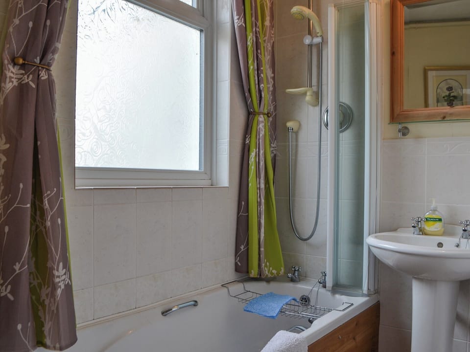 Bathroom | Old Saddlers Cottage, Ireby, Bassenthwaite