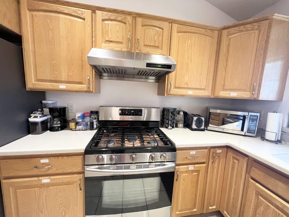 Full kitchen