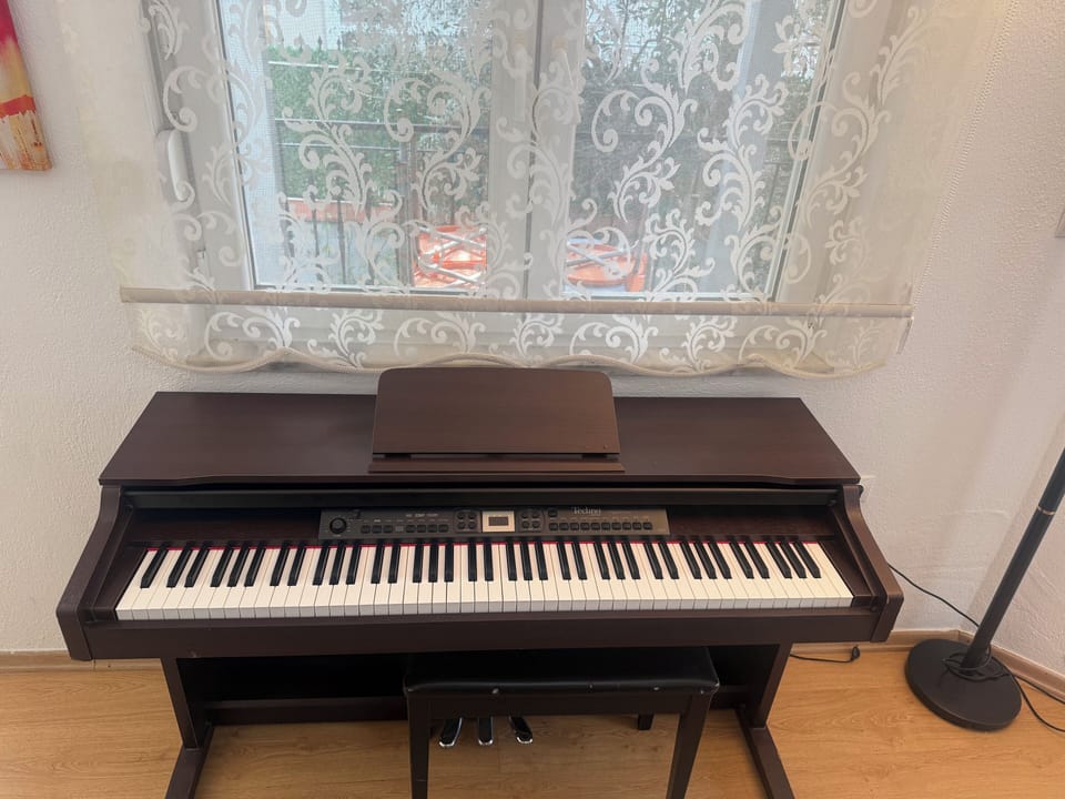 Piano in Living romm