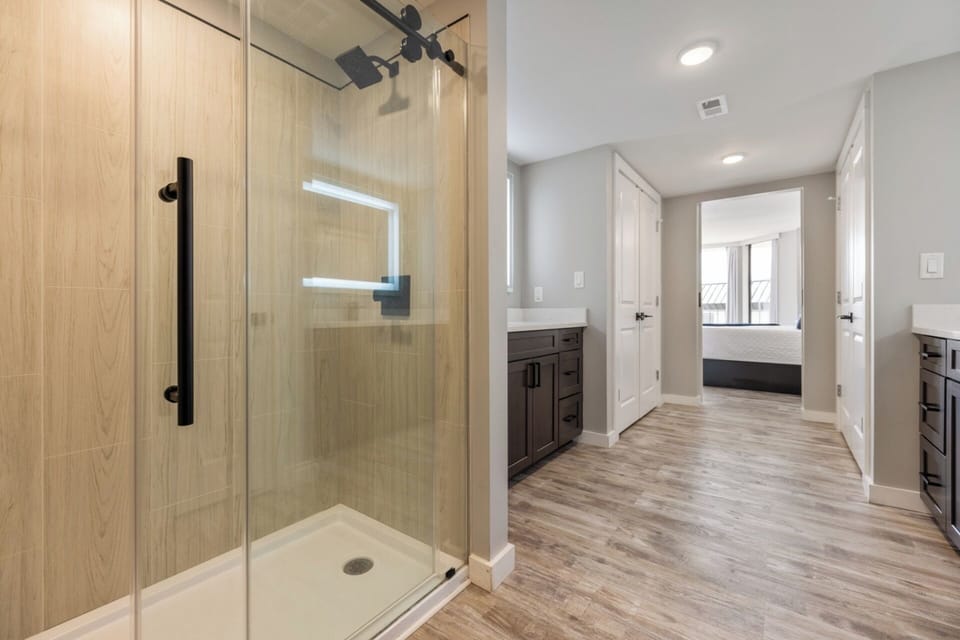 Master bath 2