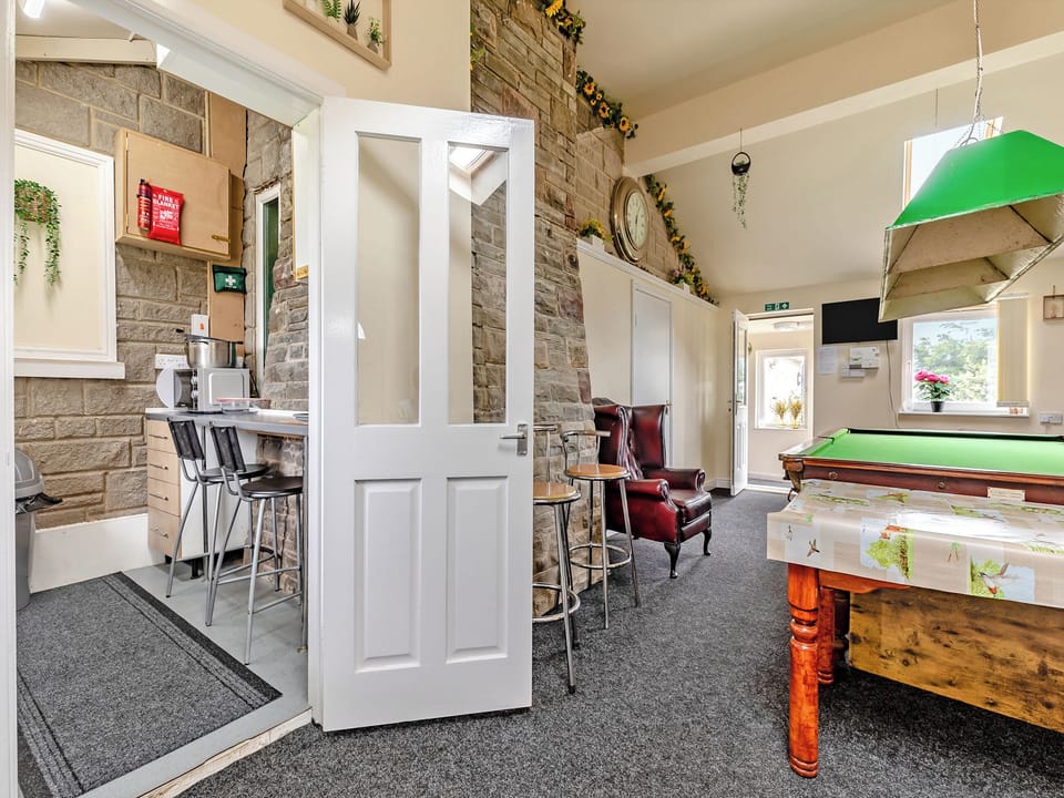 Living/snooker room | Greystones Nawab Annex C - Greystones, Flagg, Buxton