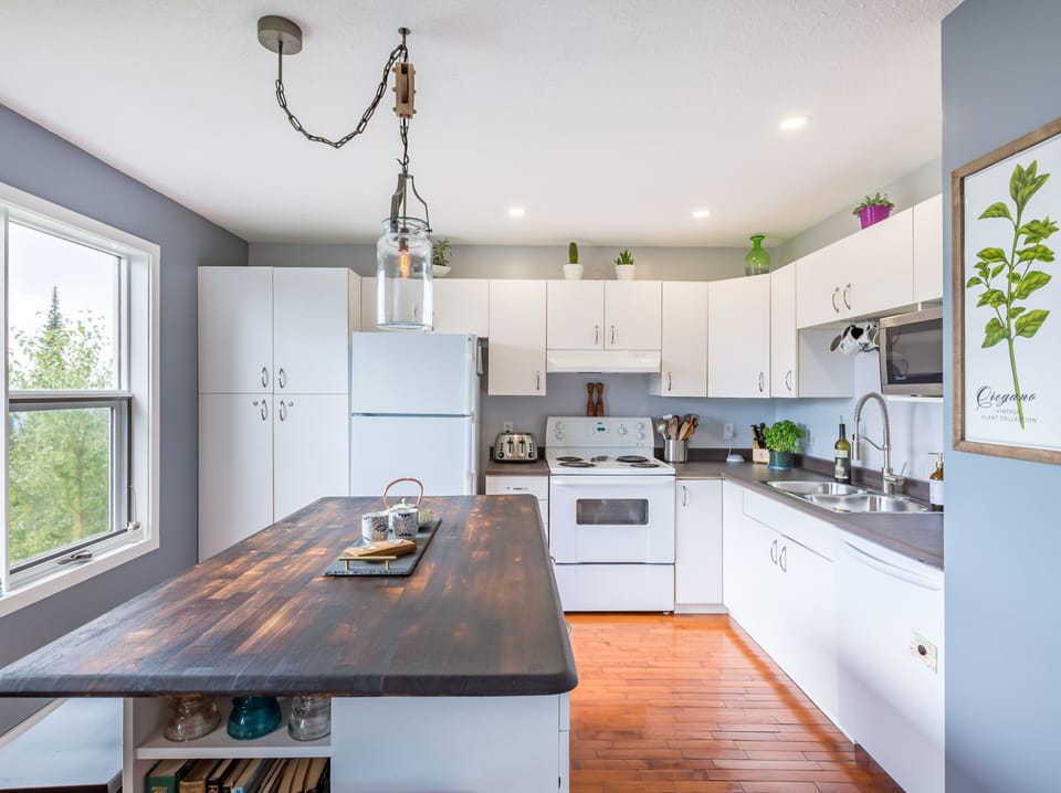 Lots of space to prepare meals and entertain 