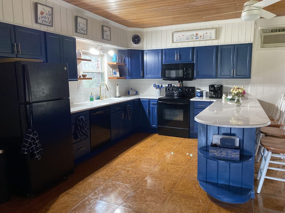 Fully equipped kitchen