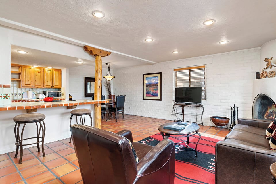 Living Room / Kitchen