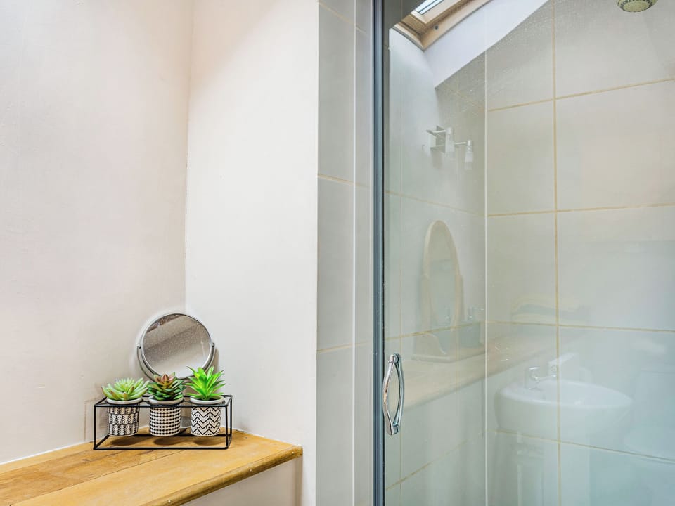 Shower room | Eva Rose - Lily Green Retreats, Greenhow Hill
