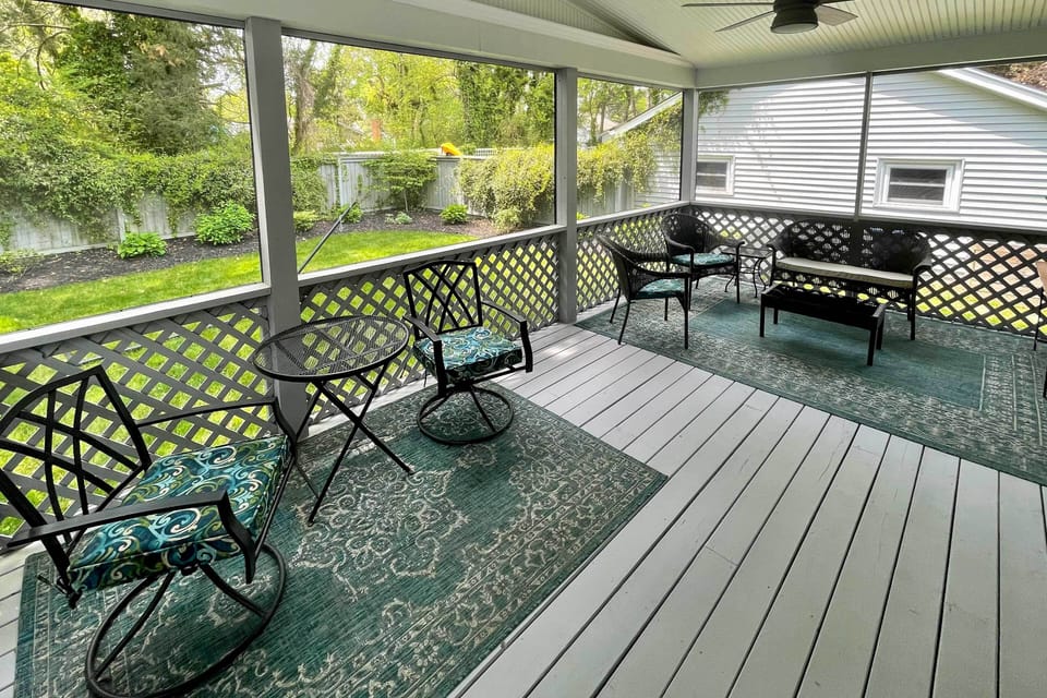 Screened-In Porch | Gas Grill