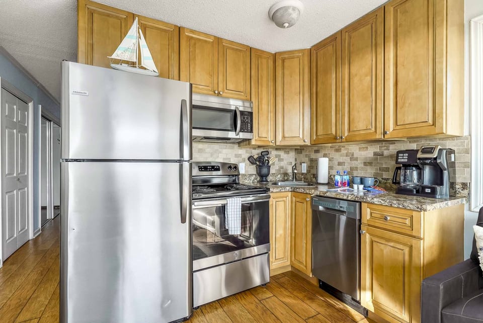 Living Area | Kitchen