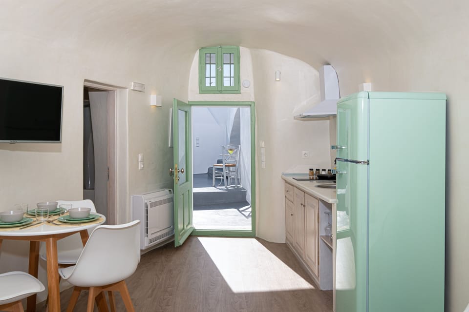 Traditional House | Private kitchen | Espresso maker, coffee/tea maker, electric kettle, toaster