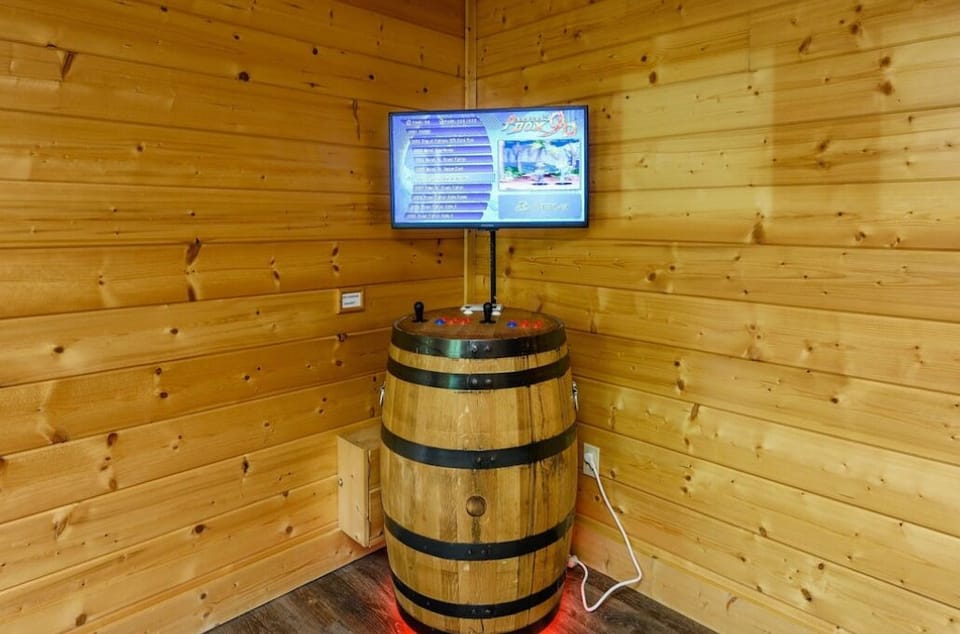 Kids and the young-at-heart will enjoy our game room which features a 2 person barrel arcade game.