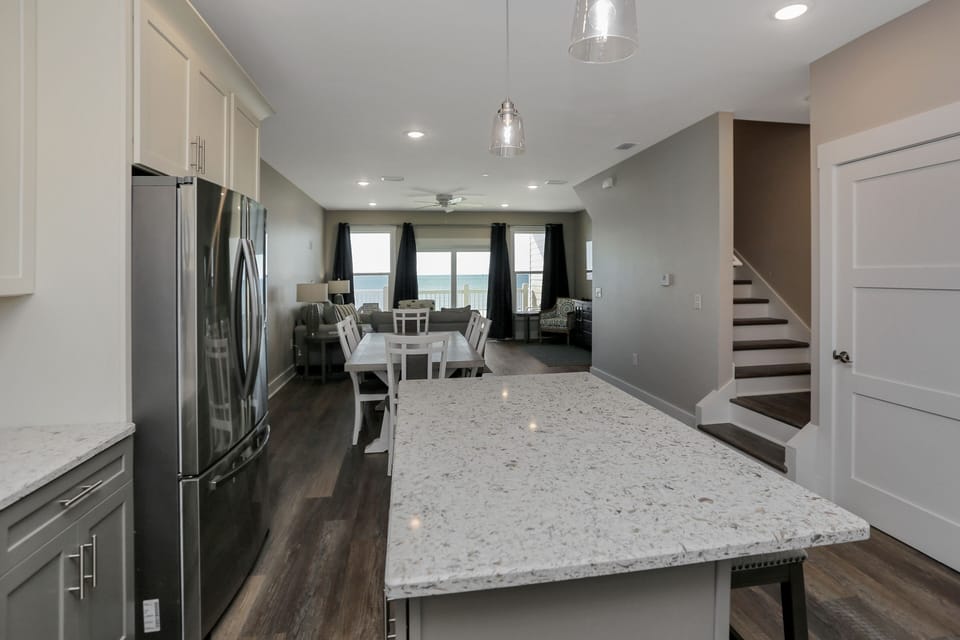 Kitchen & Dining Arew with View