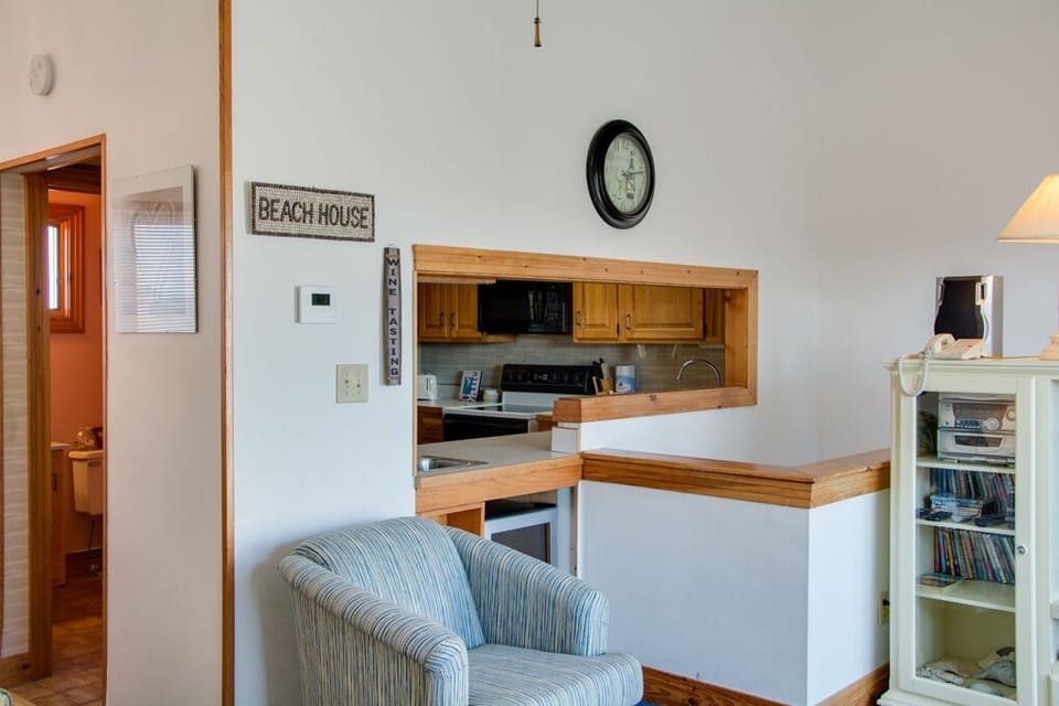 ACF:  My Kind of Townhome | Top Level Kitchen