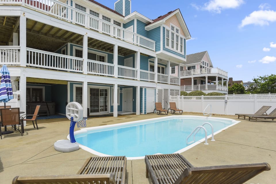 BU63: Pop's Place | Private Pool Area