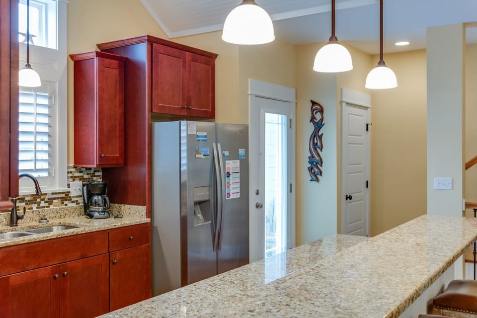 BV1B: Seaside Serenity | Mid Level Kitchen
