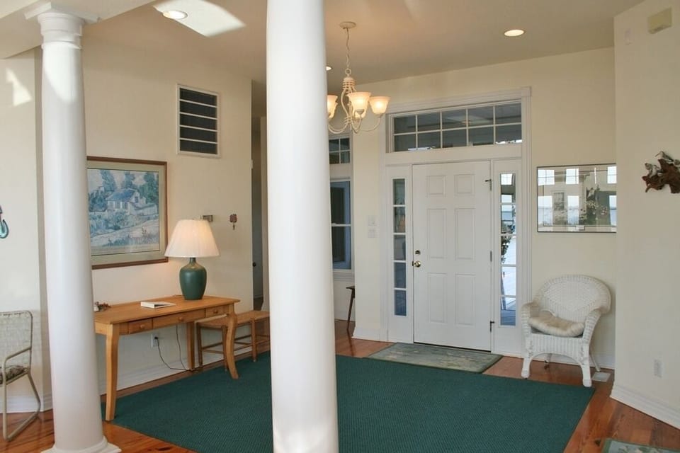 CC005: Live Oak Landing | Foyer