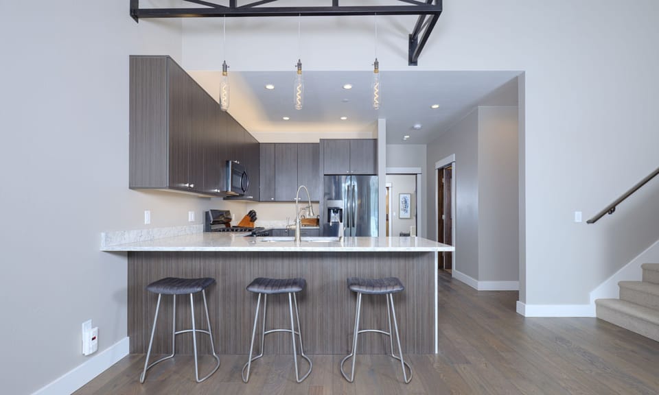 Alpenglow 23B Kitchen, 1