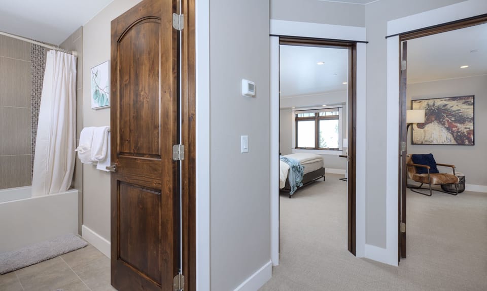 Alpenglow 23B 3rd Floor Bathroom, 2