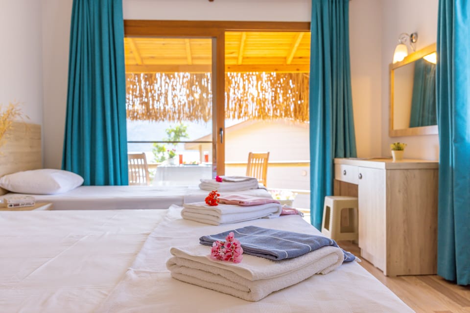 Superior Room, Sea View | Free WiFi, bed sheets