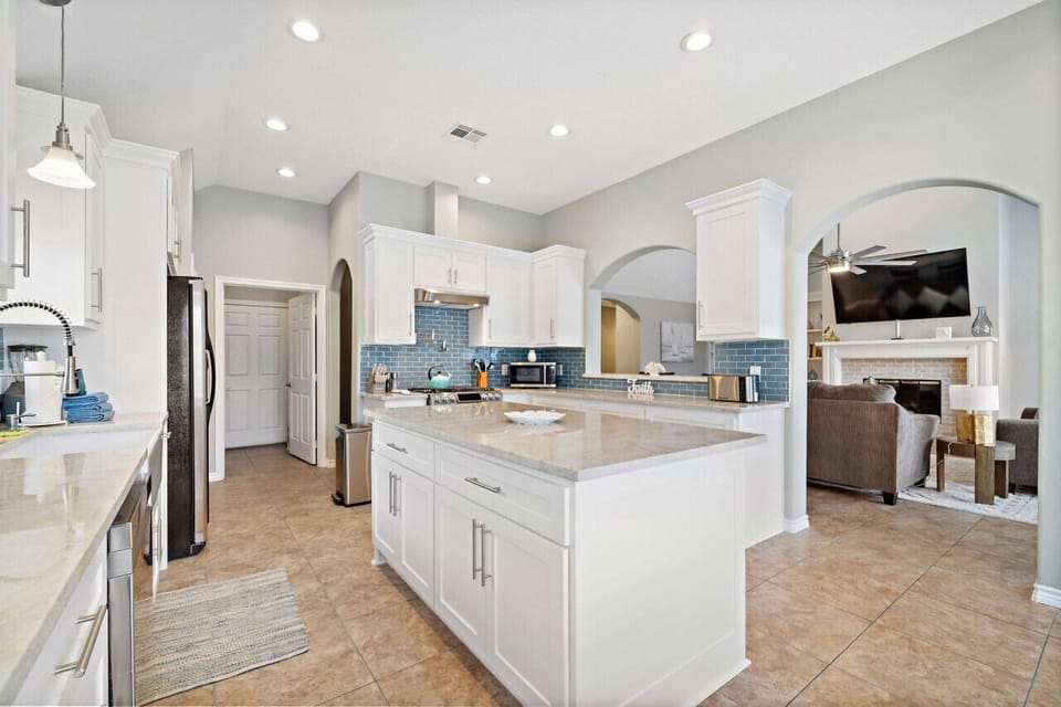 A kitchen perfect for preparing meals for the family!