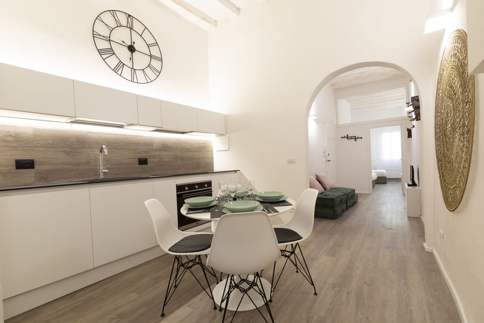 Design Apartment | Private kitchen | Fridge, oven, stovetop, coffee grinder