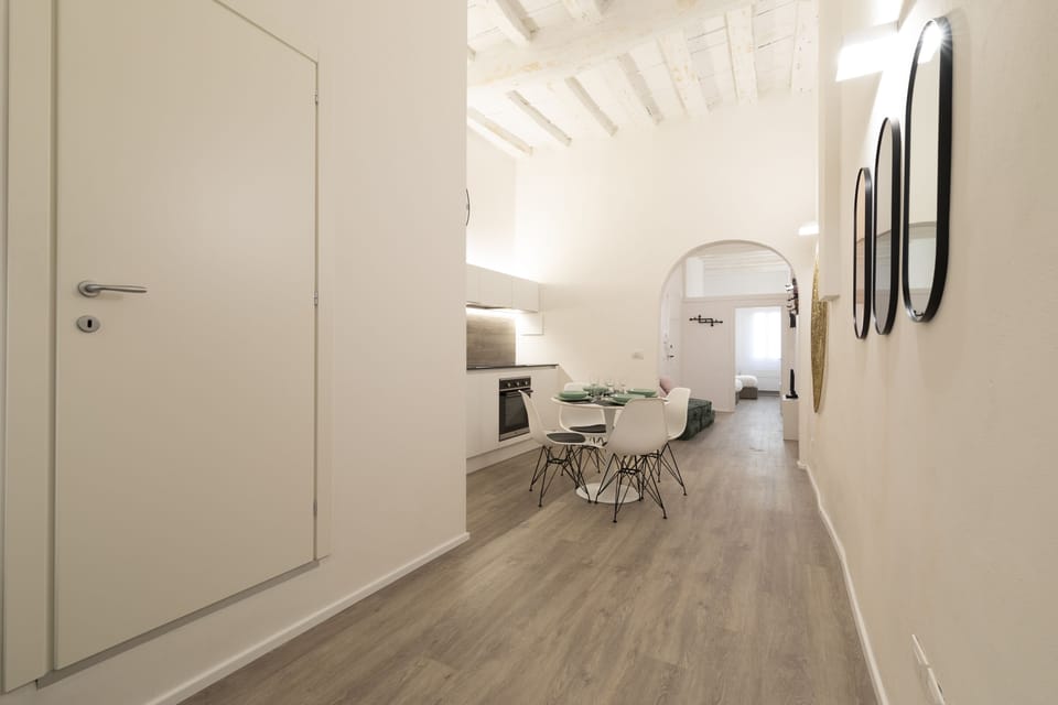 Design Apartment | Private kitchen | Fridge, oven, stovetop, coffee grinder