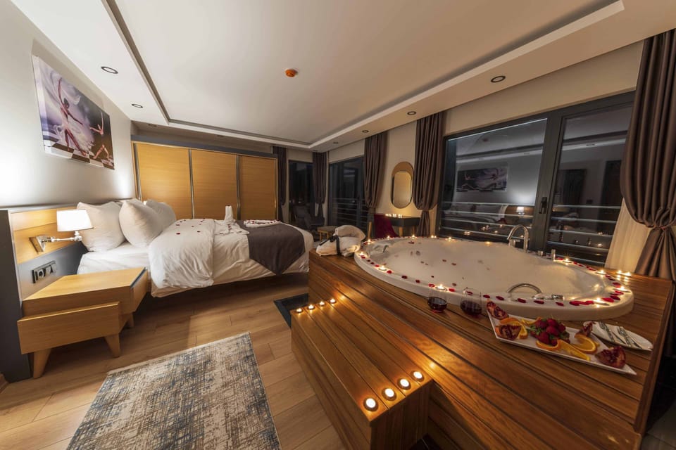 Honeymoon Suite | Premium bedding, Select Comfort beds, in-room safe, desk