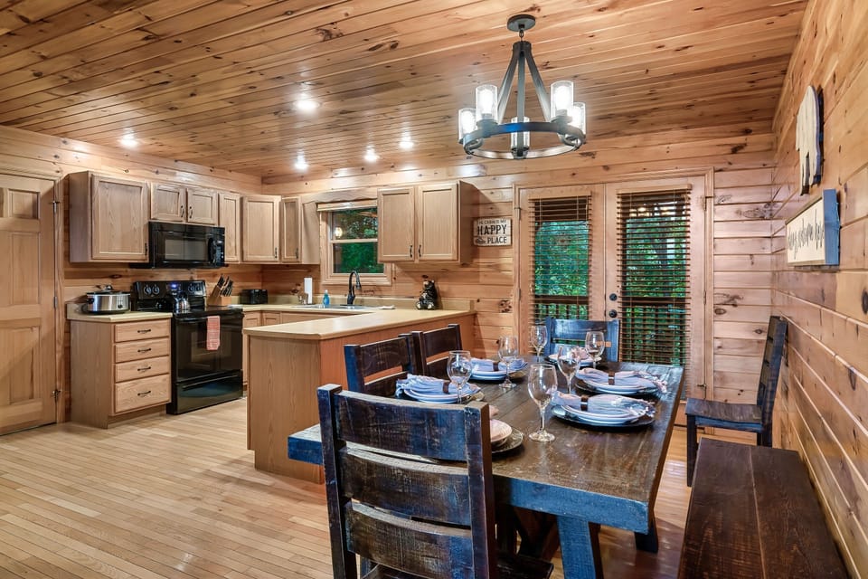 Fully equipped kitchen with the tools you'll need to feed the hungry masses!